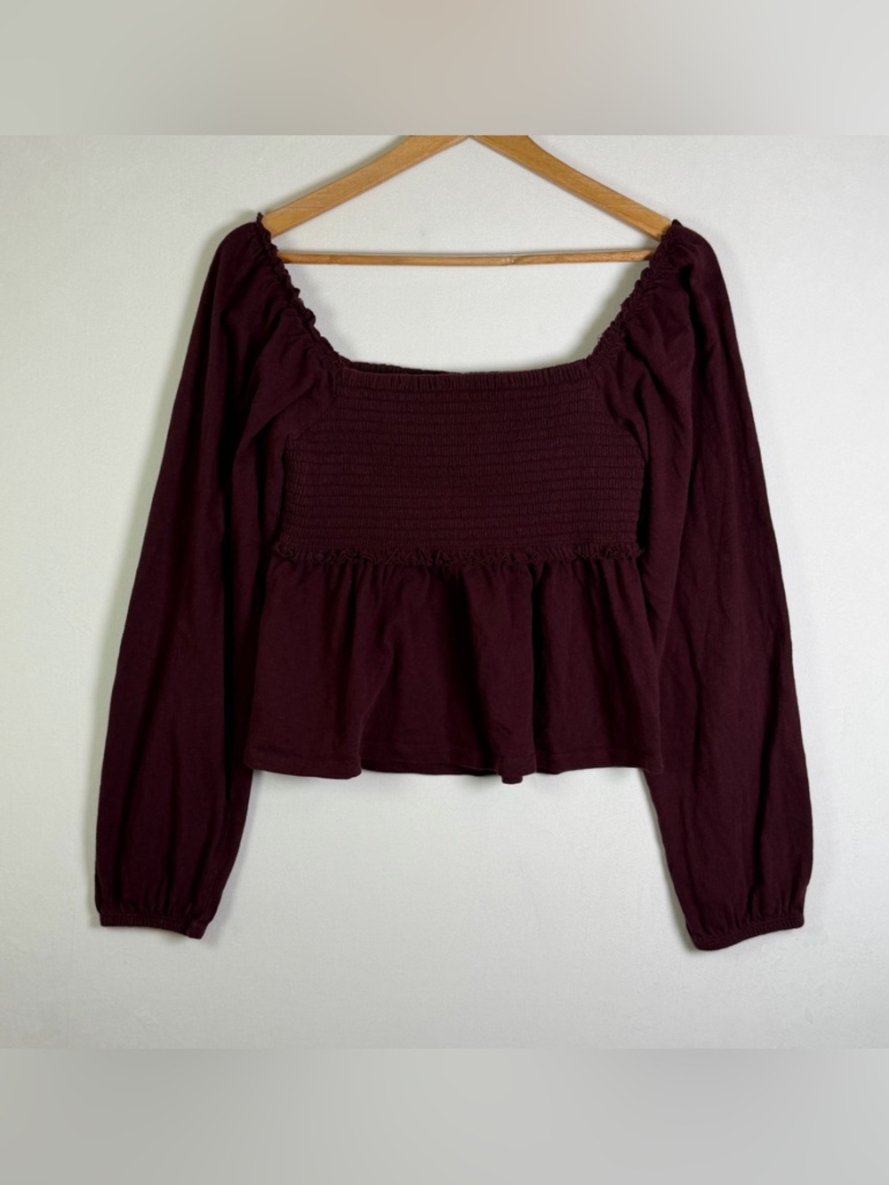 American Eagle Women’s Smocked Crop Top Sz S Y2K Coquette Peasant Blouse in Wine - Picture 3 of 6